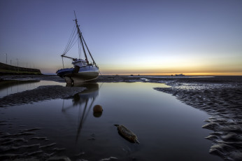 Картинка корабли баркасы+ +буксиры судно отлив океан