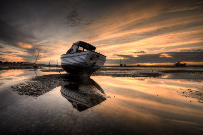 Обои картинки фото корабли, баркасы ,  буксиры, океан, судно, отлив
