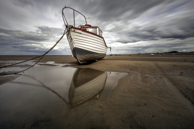 Обои картинки фото корабли, баркасы ,  буксиры, судно, отлив, океан