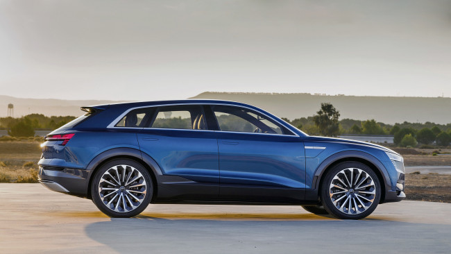 Обои картинки фото audi e-tron quattro concept 2015, автомобили, audi, crossover, 2015, concept, quattro, e-tron