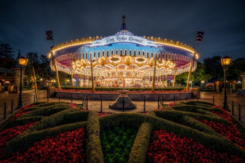 обоя разное, карусели,  качели,  аттракционы, цветы, фонари, газон