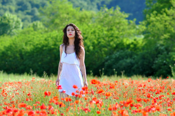 Картинка девушки -unsort+ брюнетки +шатенки улыбка девушка природа фон