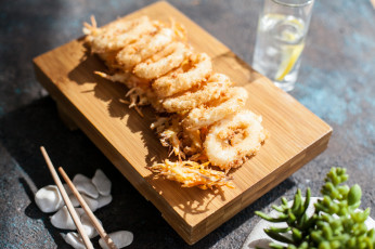 Картинка еда рыба +морепродукты +суши +роллы закуска кляр кальмар