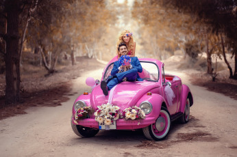 Картинка разное мужчина+женщина аллея автомобиль жених невеста цветы свадьба деревья пара гламур