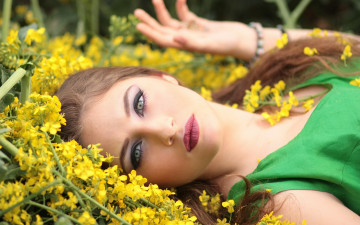 Картинка девушки -unsort+ лица +портреты макияж цветы взгляд девушка шатенка лицо