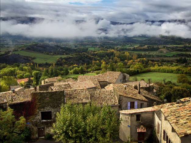 Обои картинки фото франция, города, - панорамы, облака, деревья, крыши, здания, холмы