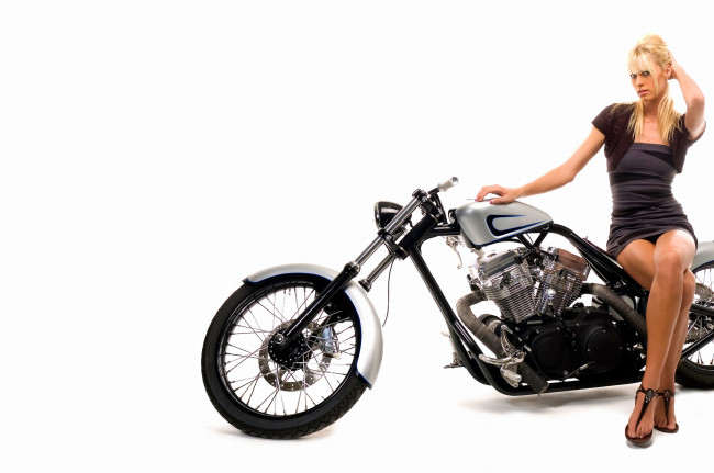 Обои картинки фото мотоциклы, мото с девушкой, девушки