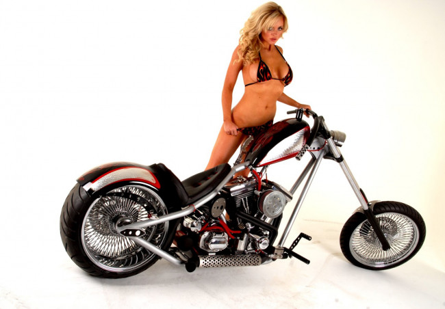 Обои картинки фото мотоциклы, мото с девушкой, девушки