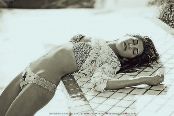 Картинка календари компьютерный+дизайн 2019 calendar женщина поза лежит девушка модель