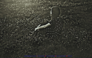 Картинка календари компьютерный+дизайн 2019 calendar сидеть женщина природа трава растение девушка цветы