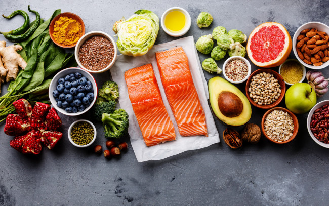 Обои картинки фото еда, разное, ягоды, фрукты, овощи, орехи, фасоль, форель