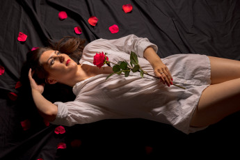 Картинка девушка+-+girl девушки -+брюнетки +шатенки девушка женщина шатенка темноволосая сексуальная модель звезда позирует разная обувь верхняя стильная одежда нижнее эротическое бельё трусы лифчик колготки чулки аксессуары макияж и множество элементов на фотографии