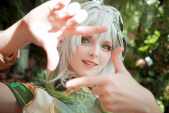 Картинка девушки mari+aisu образ косплей наряд костюм жест