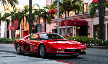 Картинка ferrari+testarossa автомобили ferrari красный улица город здания пальмы
