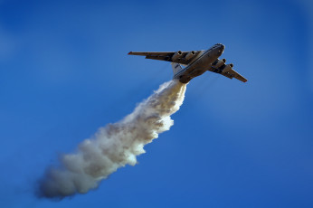 Картинка авиация грузовые самолёты вода