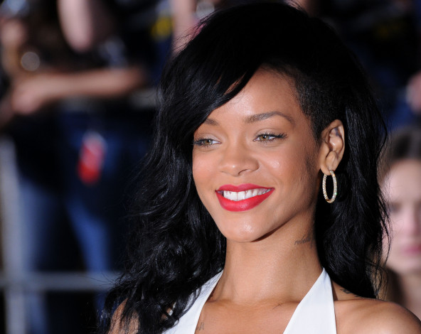 Обои картинки фото rihanna, музыка, сша, актриса, продюсер, автор, песен, певица, филантроп