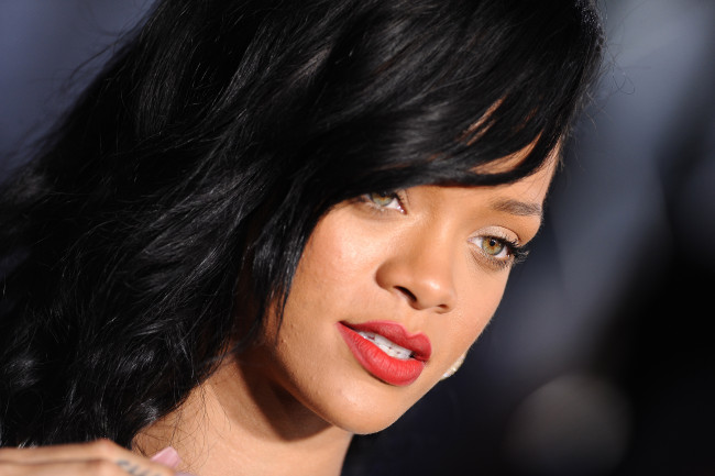 Обои картинки фото rihanna, музыка, сша, актриса, филантроп, продюсер, автор, песен, певица