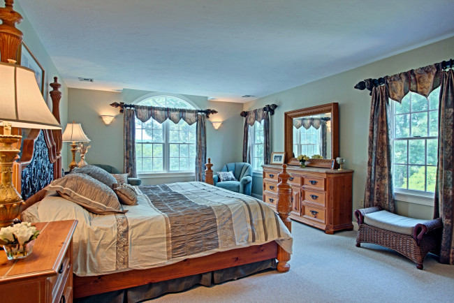 Обои картинки фото интерьер, спальня, зеркало, комод, кровать