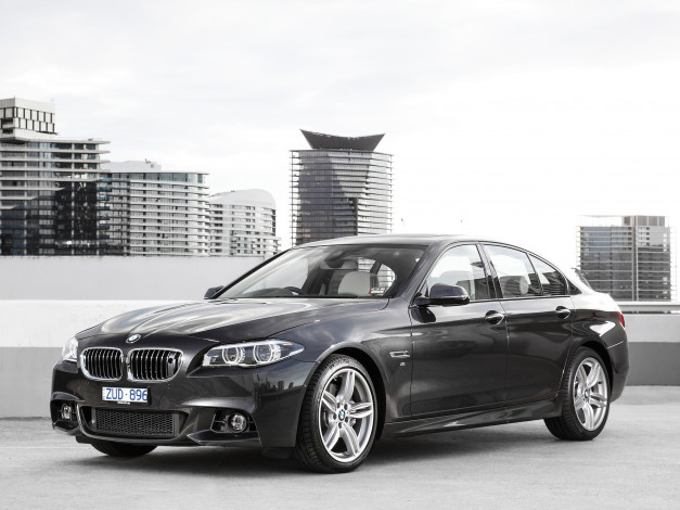 Обои картинки фото автомобили, bmw, au-spec, sedan, m, sport, package, f10, 2013г, темный, 550i