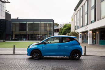 обоя автомобили, toyota, голубой, 2014г, aygo, x-cite, 5-door, uk-spec