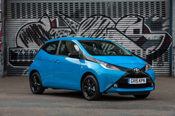 обоя автомобили, toyota, x-cite, 2014г, uk-spec, 5-door, aygo, голубой