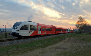 Картинка техника поезда состав локомотив рельсы