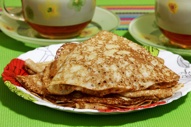 Обои картинки фото еда, блины,  оладьи, чай, чаепитие