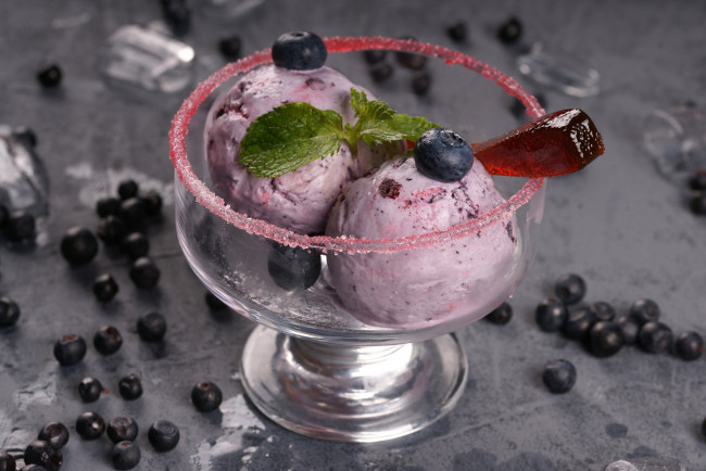 Обои картинки фото еда, мороженое,  десерты, шоколад, черника, ягода, десерт