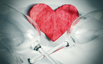 Картинка праздничные день+святого+валентина +сердечки +любовь бокалы сердечко