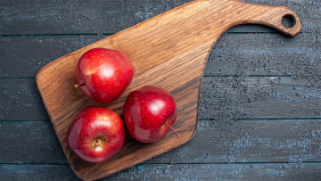 Картинка еда яблоки краснобокие