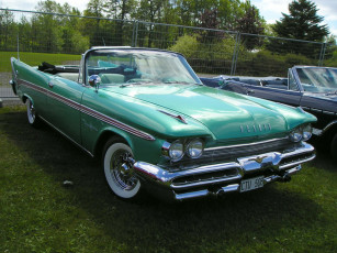 Картинка автомобили выставки уличные фото