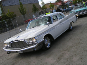 Картинка автомобили выставки уличные фото