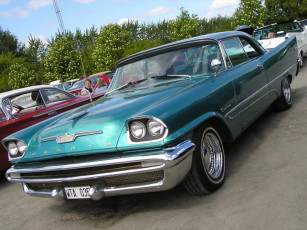 Картинка автомобили выставки уличные фото