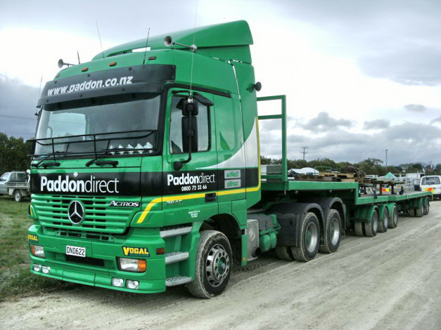 Обои картинки фото автомобили, mercedes, trucks