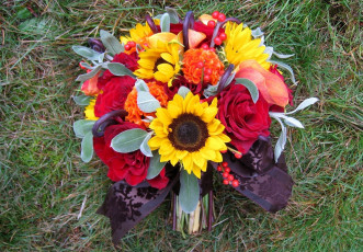 Картинка цветы букеты композиции розы подсолнух калы лента