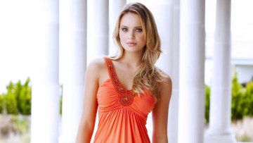 Картинка Elisandra+Tomacheski девушки   взгляд