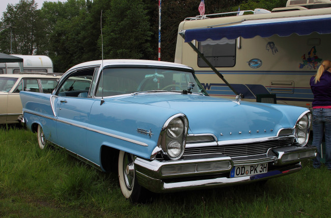 Обои картинки фото автомобили, выставки, уличные, фото, lincoln, premiere