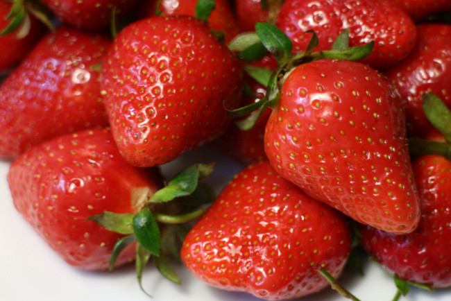 Обои картинки фото еда, клубника,  земляника, снедь