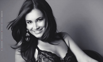 Картинка календари компьютерный+дизайн взгляд calendar женщина девушка 2019 улыбка