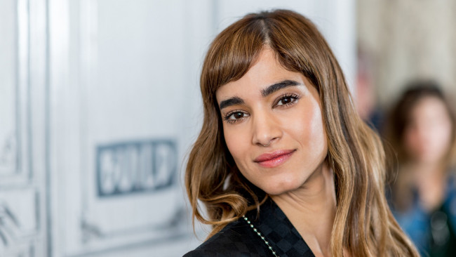Обои картинки фото sofia boutella, девушки, sofia, boutella, портрет, лицо, девушка, актриса, красотка, блондинка, кино, взгляд, макияж, причёска