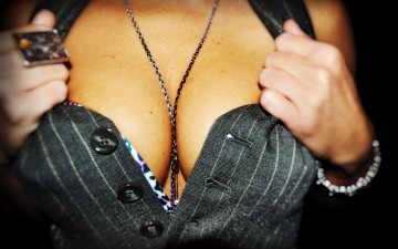 Картинка девушки -+женские+прелести бюст