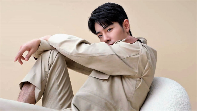 Обои картинки фото мужчины, xiao zhan, актер, костюм, кресло