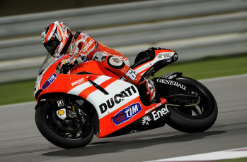 Картинка спорт мотоспорт мотоцикл гонки гонщик