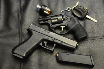 Картинка оружие револьвер пистолет магазин ключи