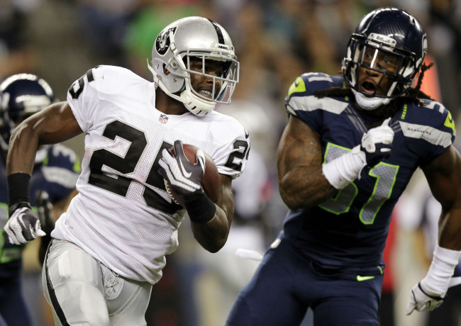 Обои картинки фото seattle, seahawks, 2011, спорт, американский, футбол, борьба, игроки, мяч, матч