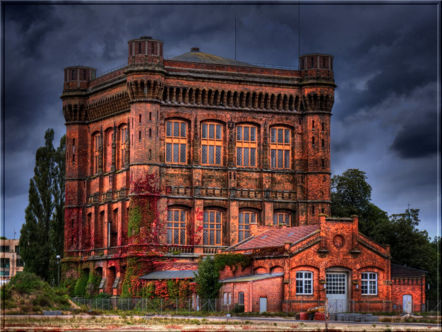 Обои картинки фото umgedrehte, kommode, wasserturm, bremen, города, здания, дома, здание, кирпичное