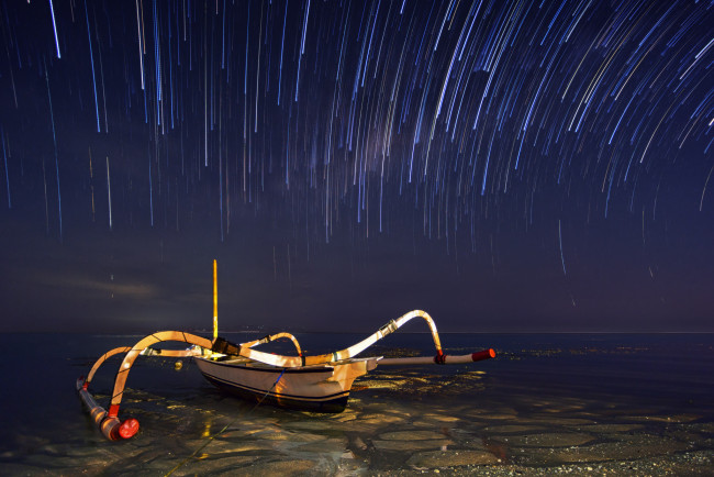 Обои картинки фото корабли, лодки,  шлюпки, балансиры, каноэ, звездопад, ночь
