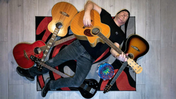 Картинка музыка -другое мужчина гитары