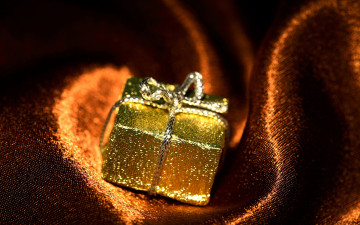 Картинка праздничные подарки+и+коробочки коробочка подарок ткань