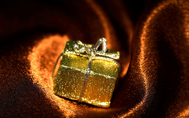 Обои картинки фото праздничные, подарки и коробочки, коробочка, подарок, ткань